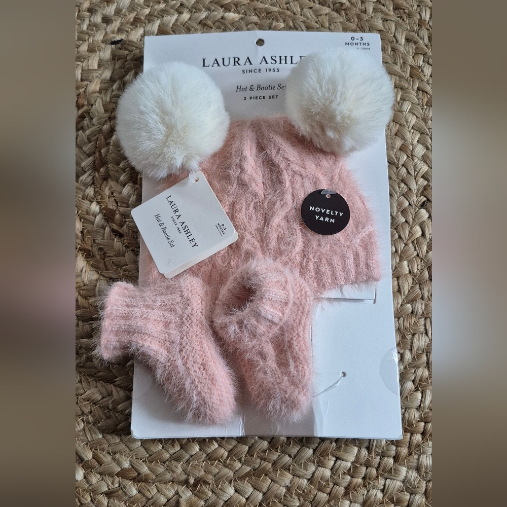 Laura Ashley Soft Pink Hat and Bootie Set with White Pom Poms 0-3 Months NWT